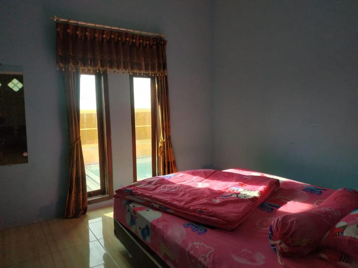 Willa Puncak Pinus And Pool Batu  Zewnętrze zdjęcie