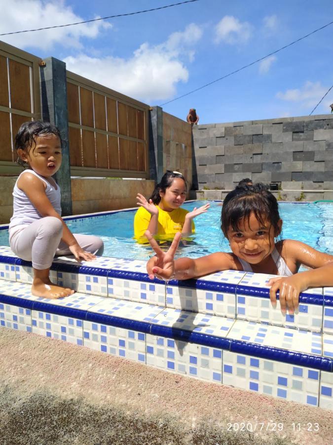 Willa Puncak Pinus And Pool Batu  Zewnętrze zdjęcie