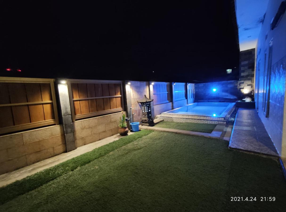 Willa Puncak Pinus And Pool Batu  Zewnętrze zdjęcie