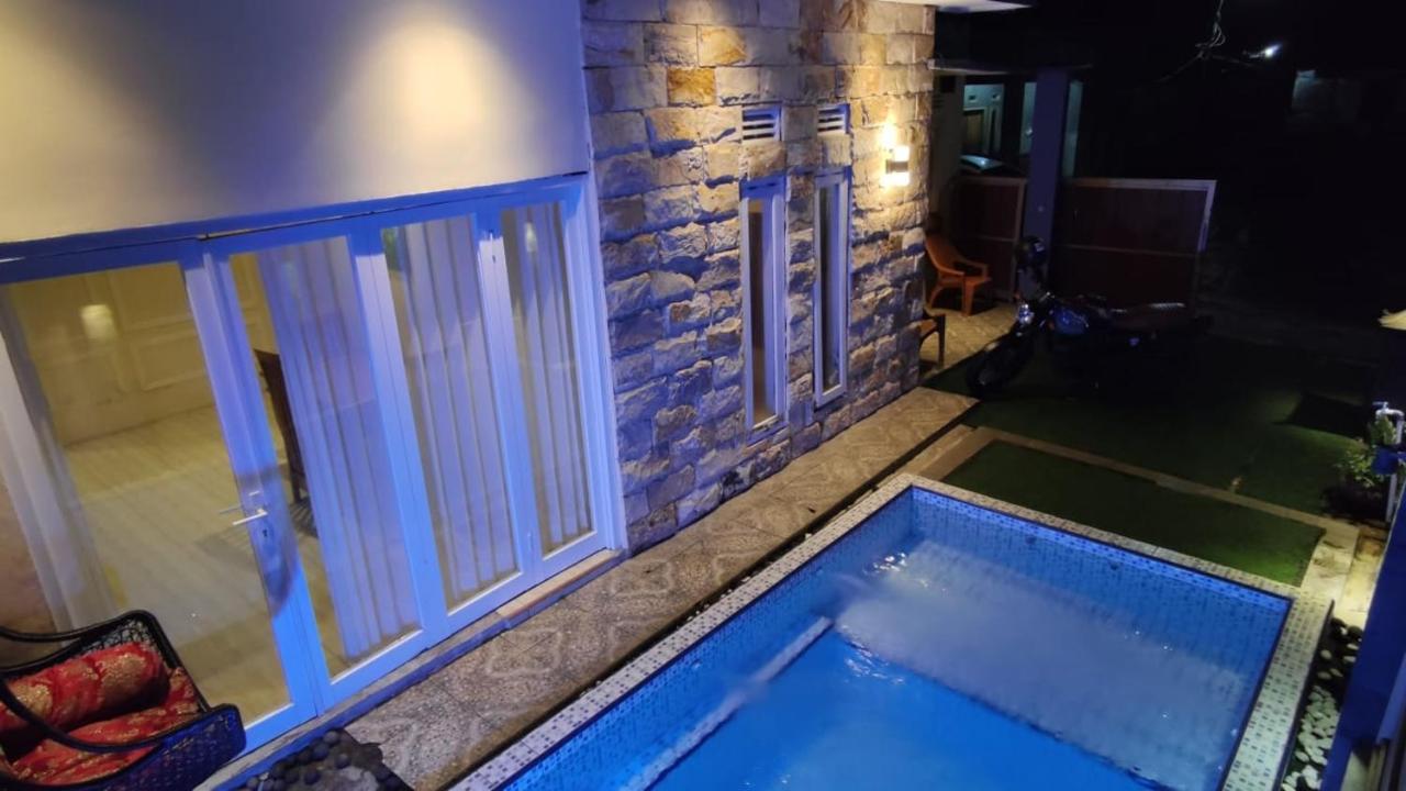 Willa Puncak Pinus And Pool Batu  Zewnętrze zdjęcie