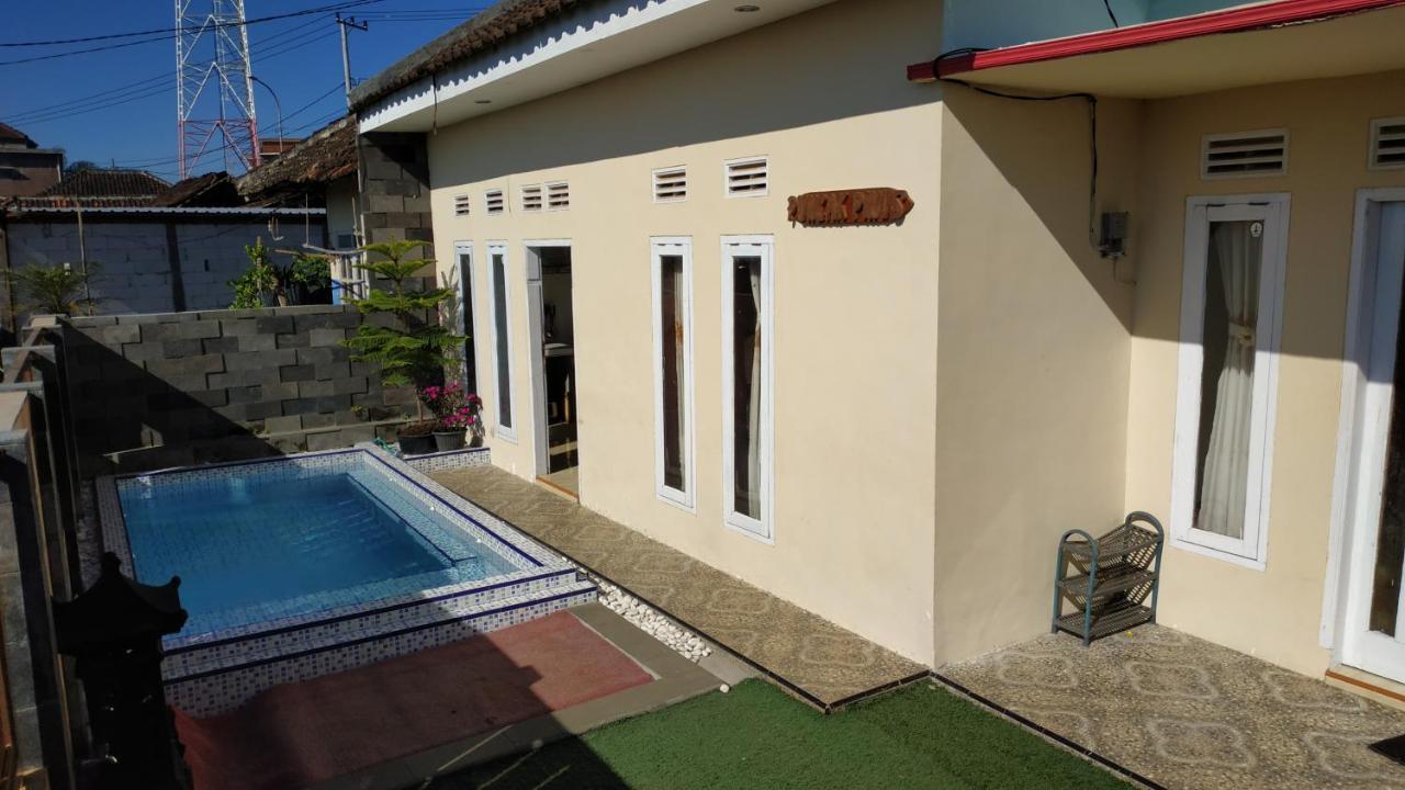 Willa Puncak Pinus And Pool Batu  Zewnętrze zdjęcie